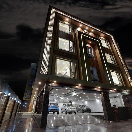 Golden Tree Hotel Noida Exterior photo