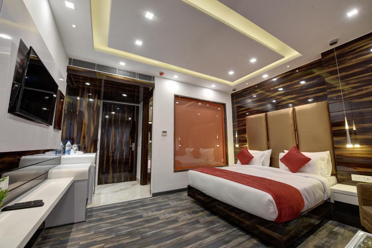 Golden Tree Hotel Noida Exterior photo