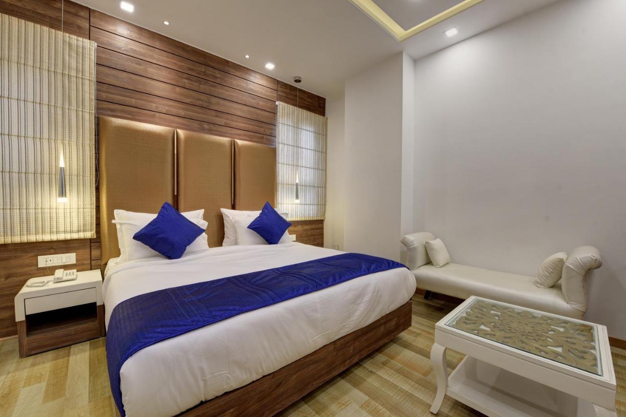 Golden Tree Hotel Noida Exterior photo