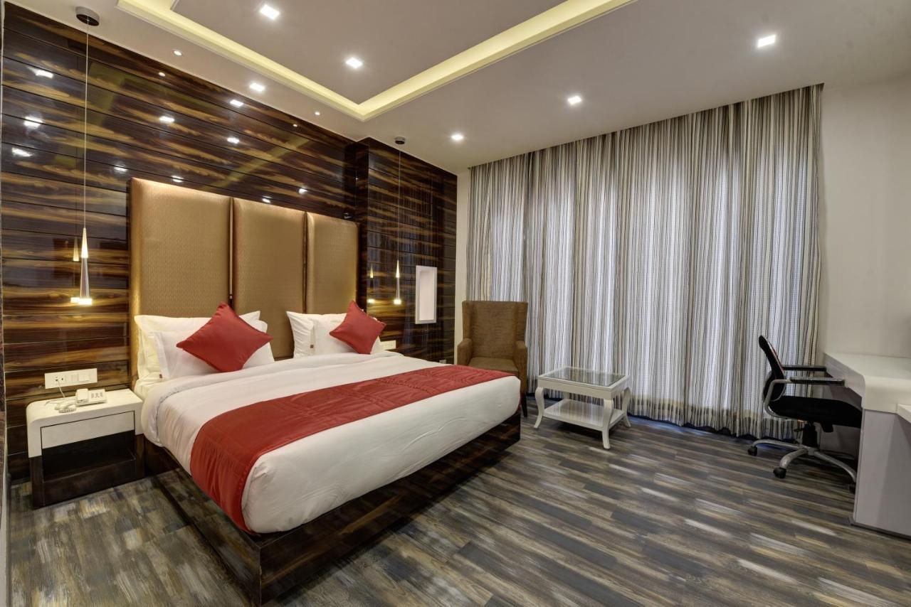 Golden Tree Hotel Noida Exterior photo