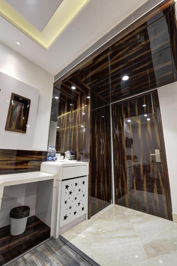 Golden Tree Hotel Noida Exterior photo