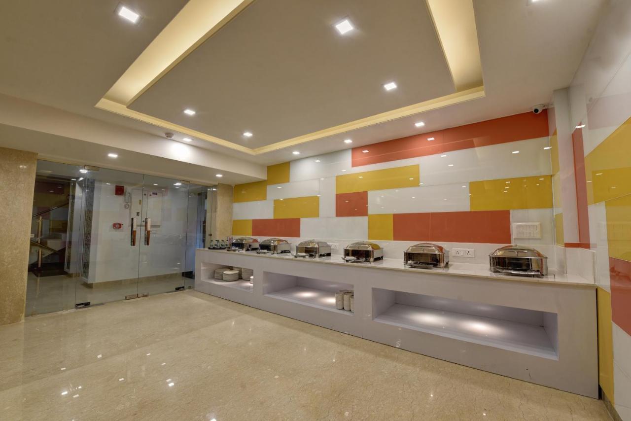 Golden Tree Hotel Noida Exterior photo