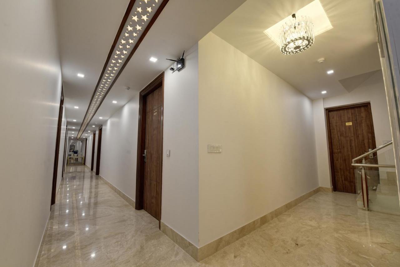 Golden Tree Hotel Noida Exterior photo