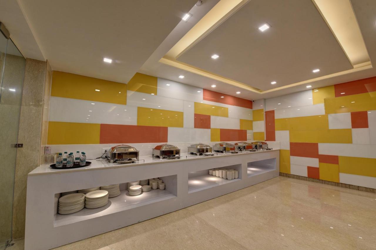 Golden Tree Hotel Noida Exterior photo