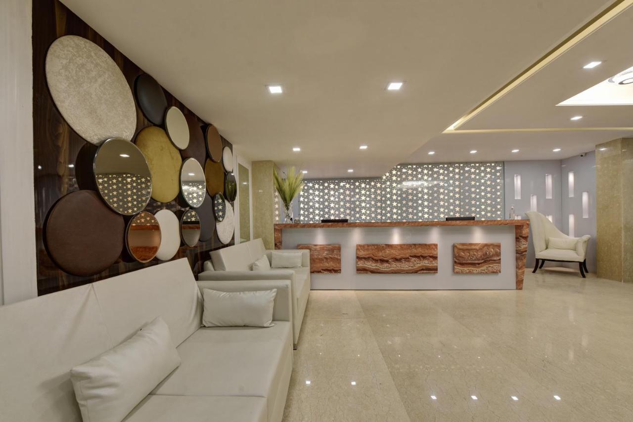 Golden Tree Hotel Noida Exterior photo